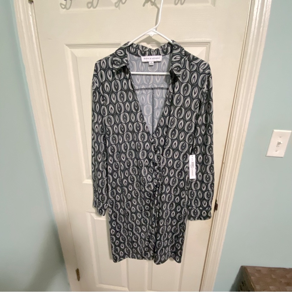 Emma&Michele gray and black wrap style dress. Size M